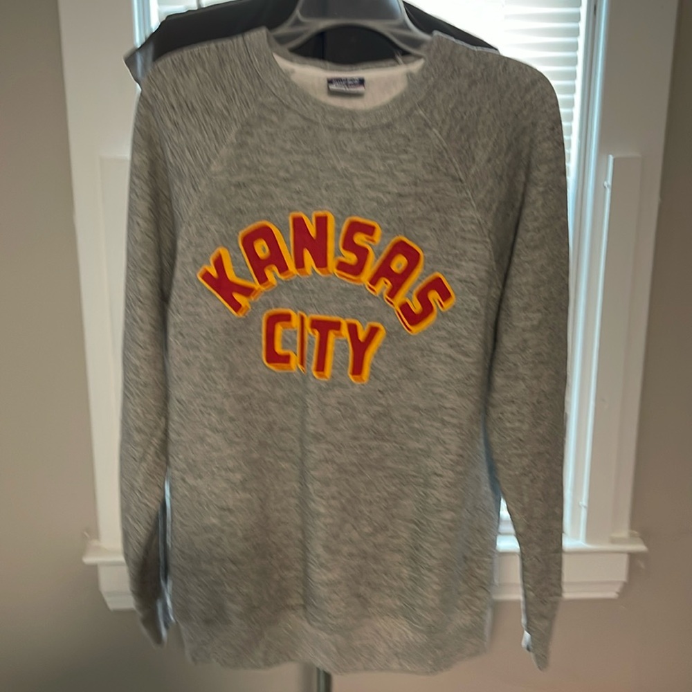 EUC WOMENS KANSAS CITY SWEATHSHIRT FLEECE SIZE MEDIUM
